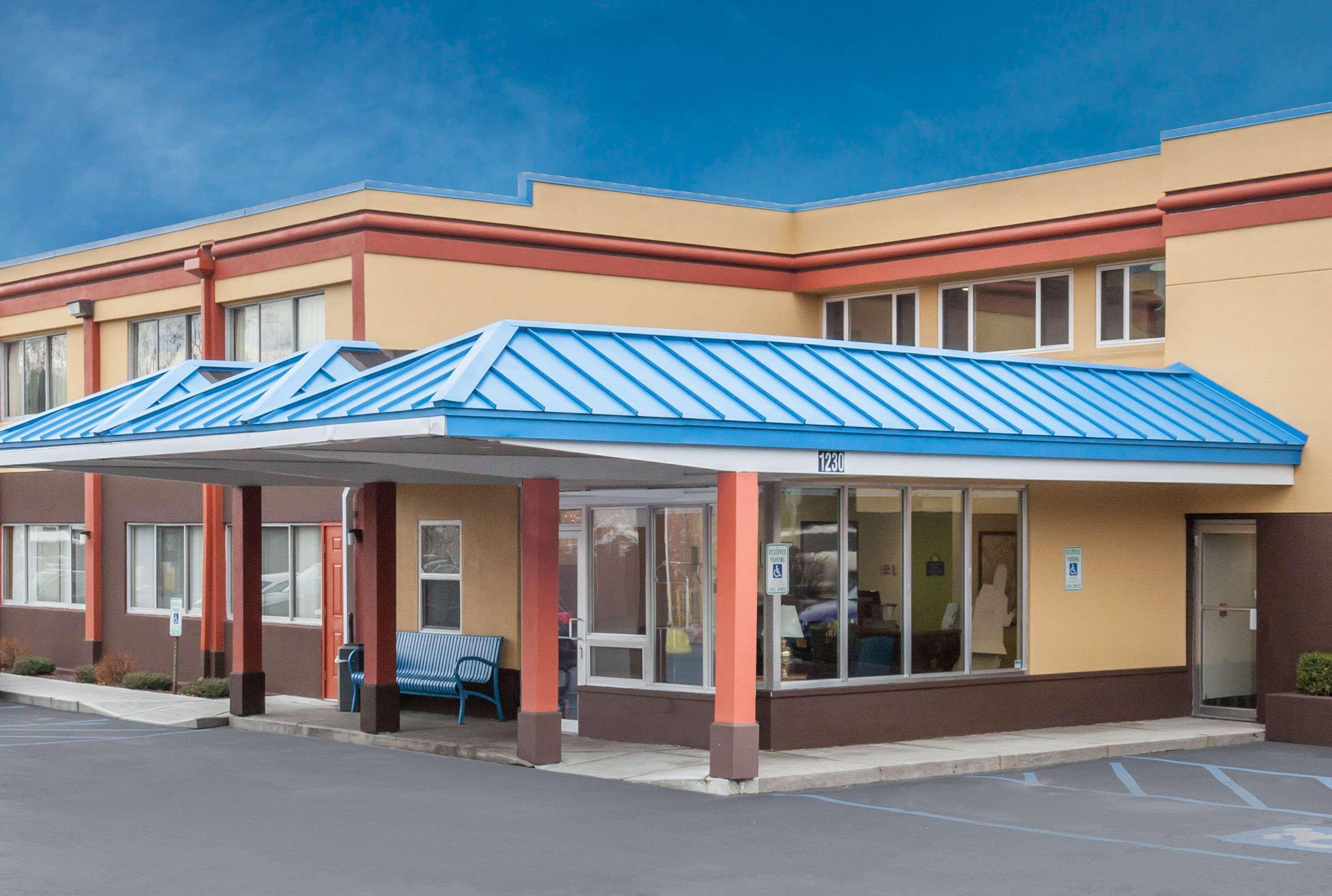 Days By Wyndham Suny Motel Albany