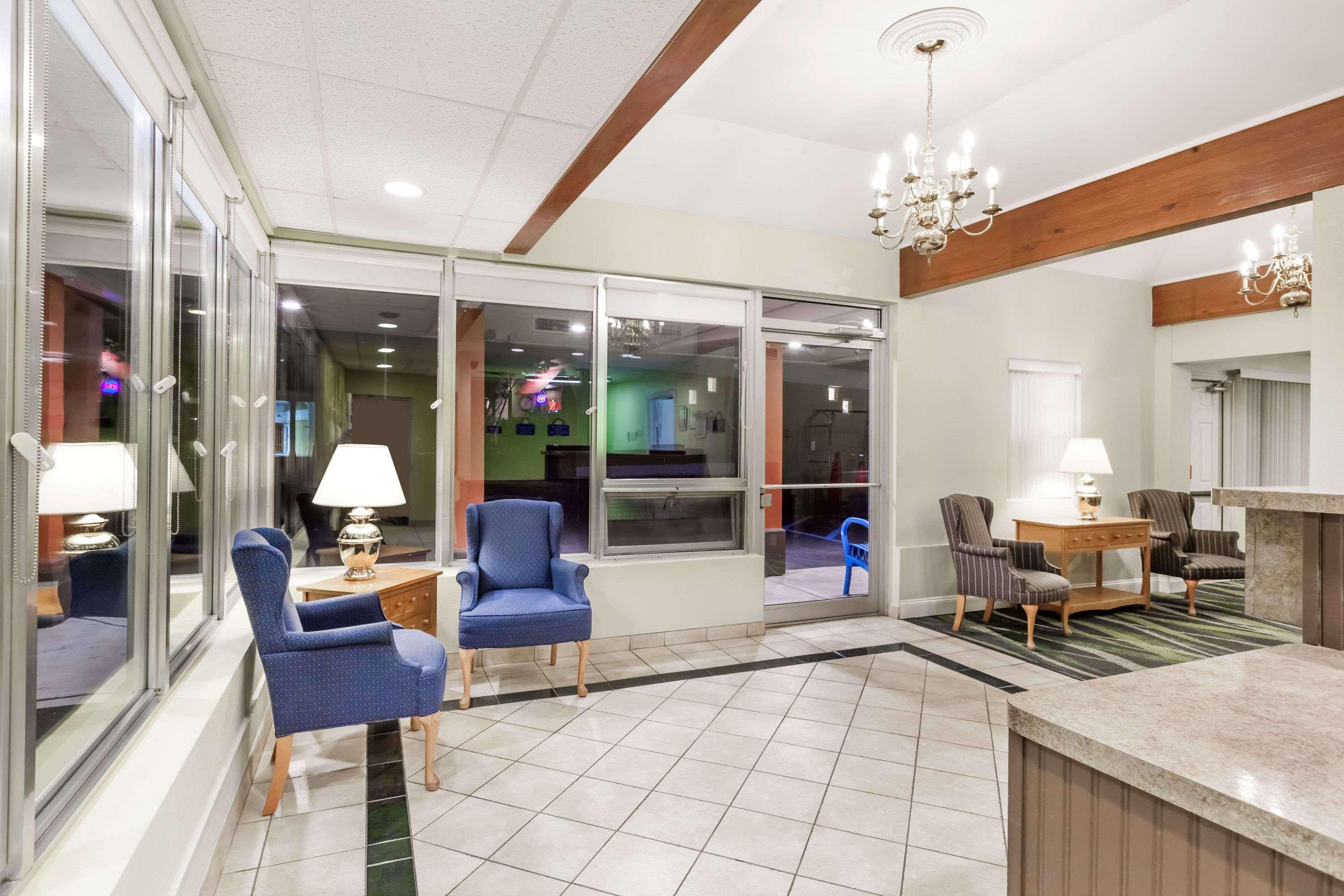 Days By Wyndham Suny Albany