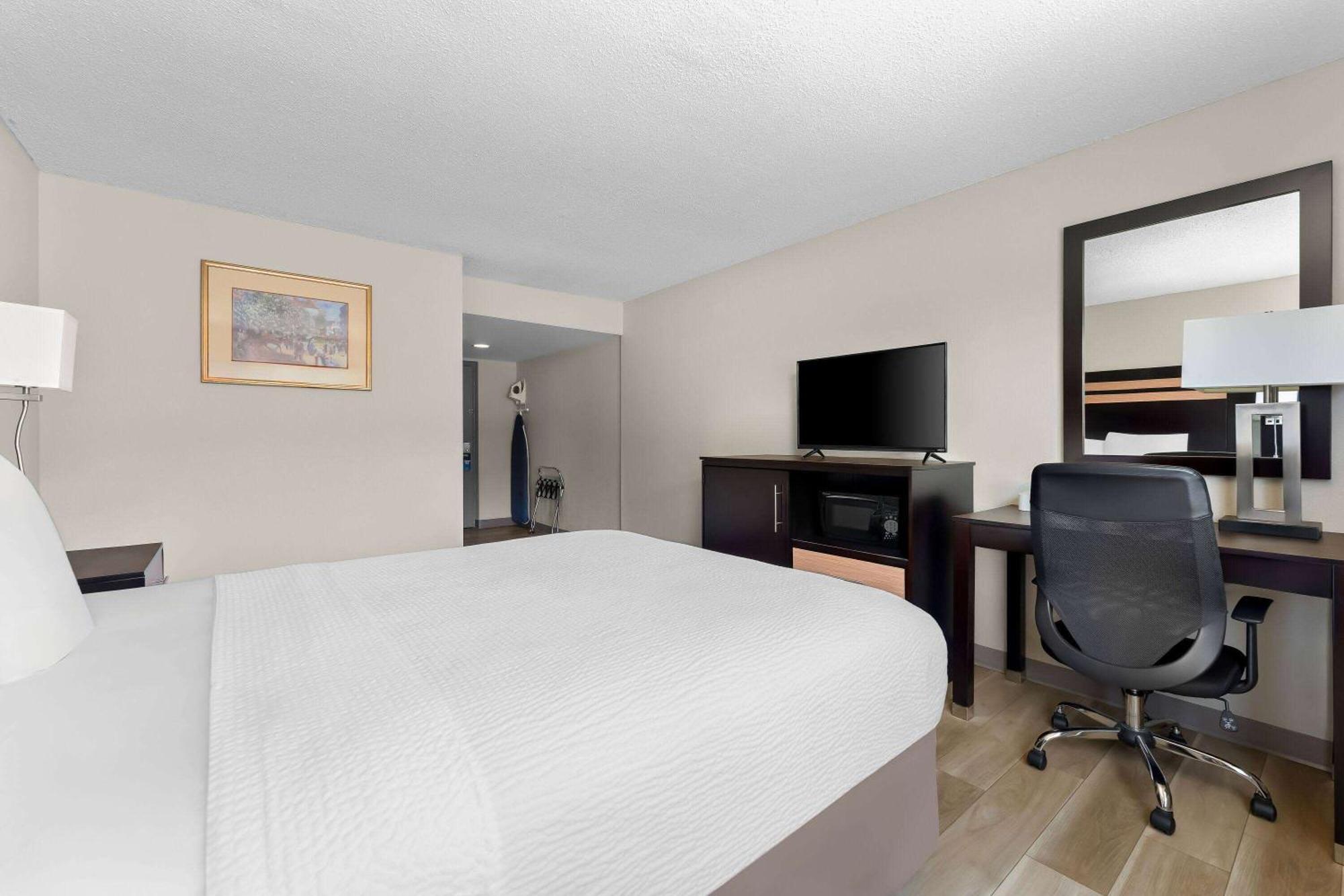 Days By Wyndham Suny Motel Albany