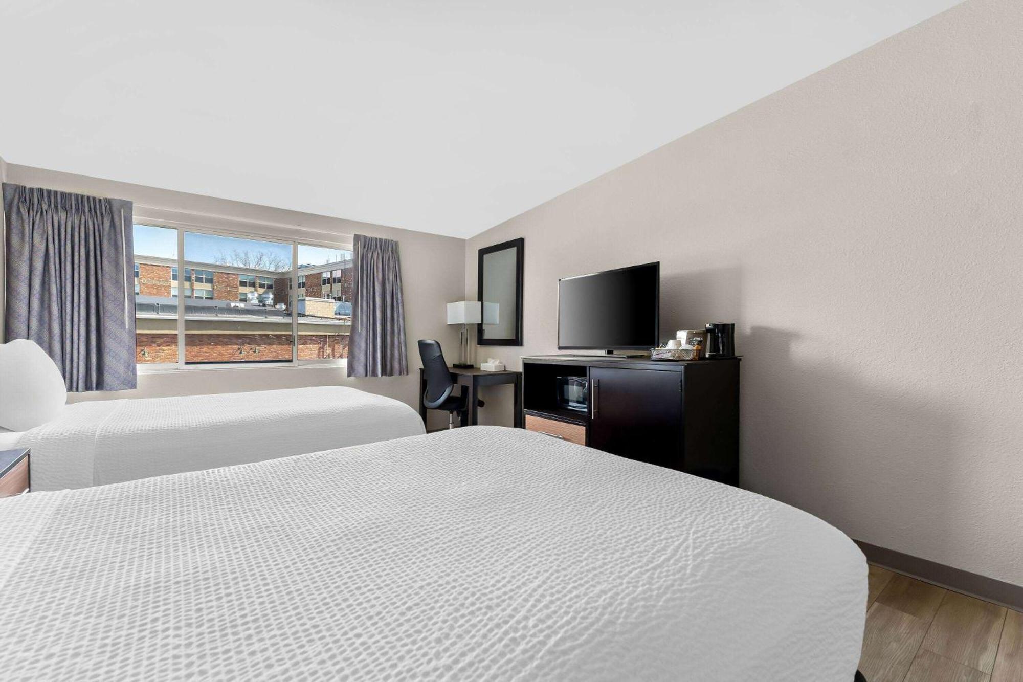 Days By Wyndham Suny Motel 2*