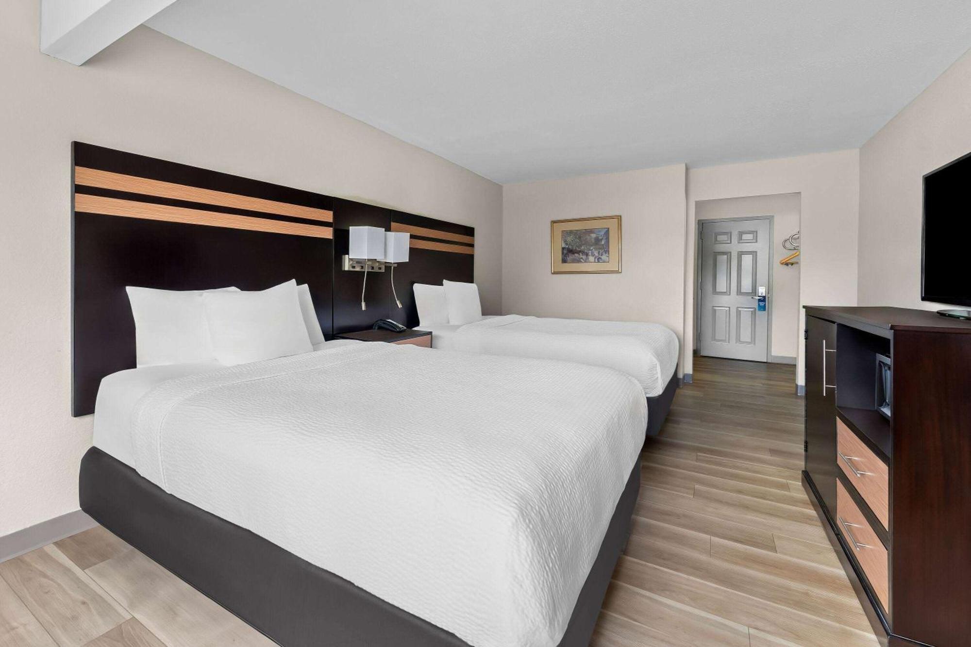 Motel Days By Wyndham Suny Albany