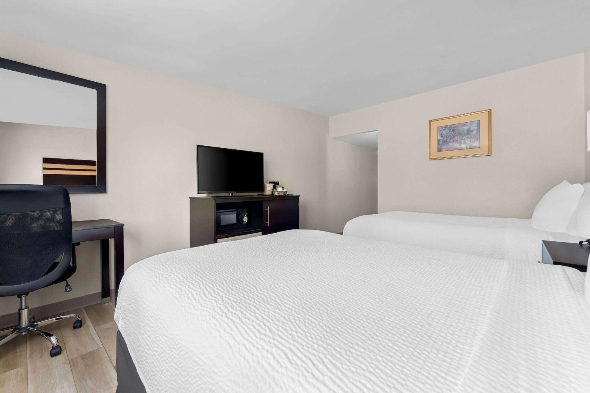 Days By Wyndham Suny Albany