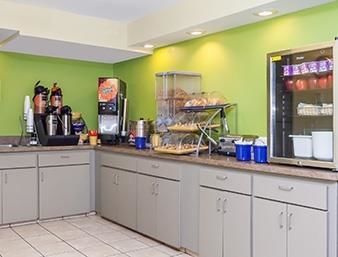 Days By Wyndham Suny Motel 2*